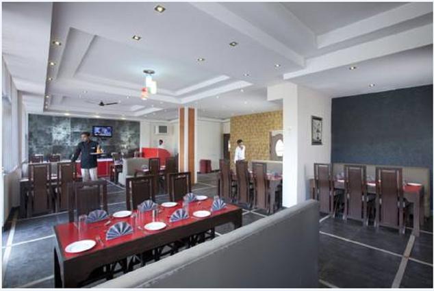 The Sanctaury A Sterling Resort Dharamshala Restaurant