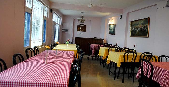 Pristine Retreat Resort Dharamshala Restaurant