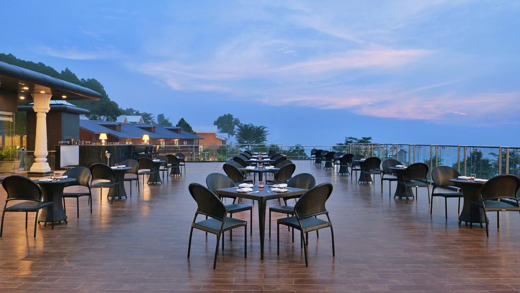 The Pavilion Hotel Dharamshala Restaurant